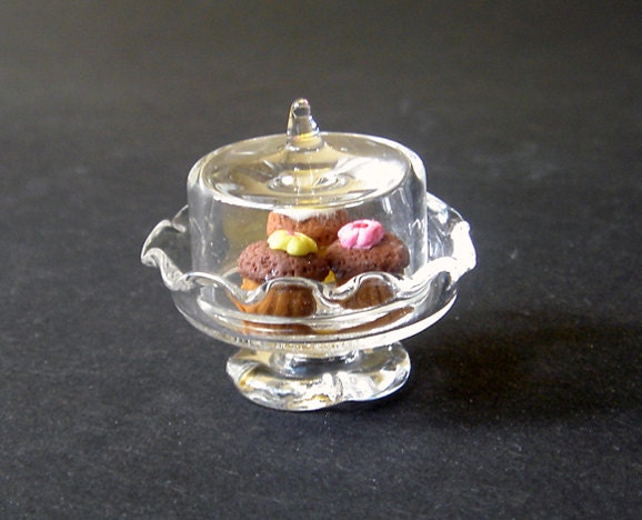 1:12 scale Dollhouse Miniature Handmade Glass Cake Stand & 3 Cupcakes - party, patisserie, pastry, high tea, cafe, bakery, dolls fake food