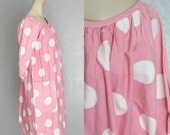 30% OFF. 1950's housedress. polka dot. pink & white. day dress. mad men. vintage dress. Sz xl/xxl.