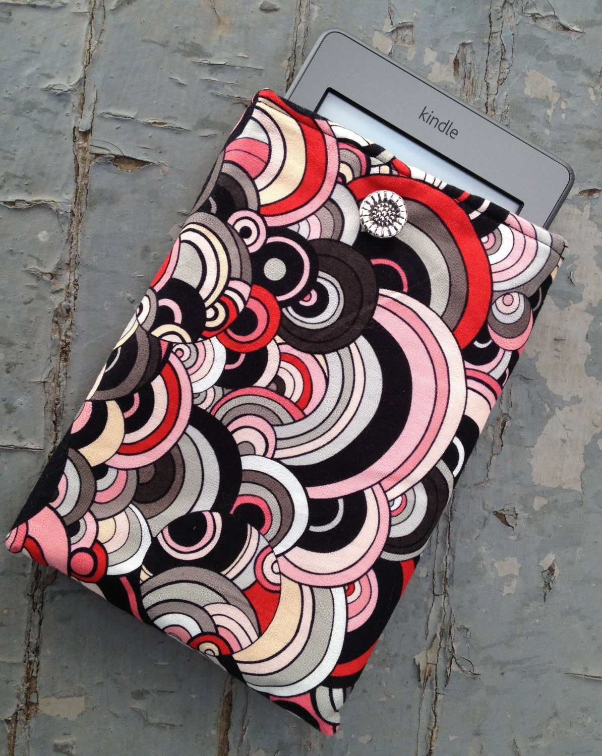 Kindle Case / Kindle Paperwhite Cover / Kindle Fire Case / Kobo / Nook sleeve: red, black and pink circles