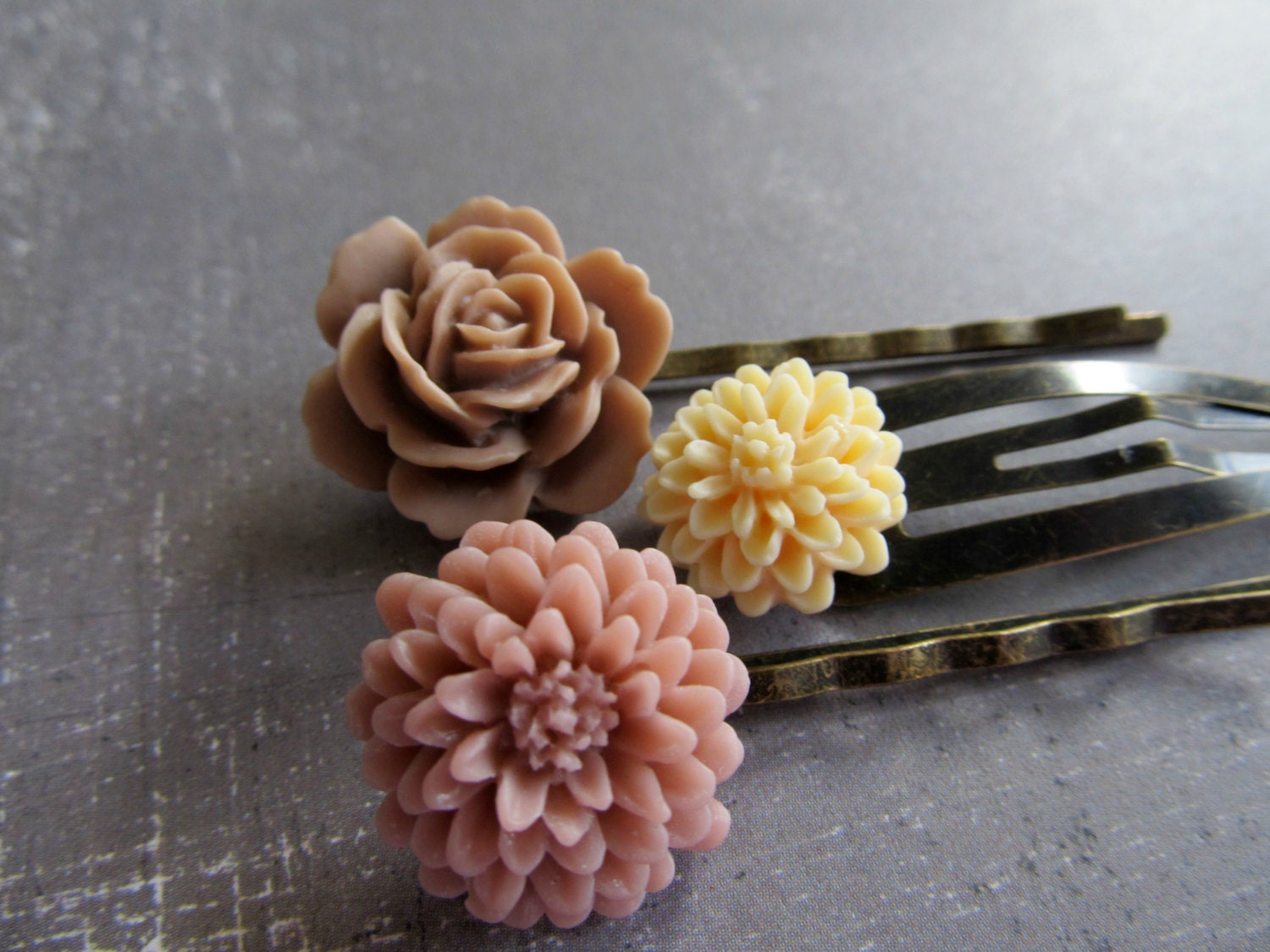Vintage inspired floral hair pins - Creamy latte colored hair pins in a vintage inspired set