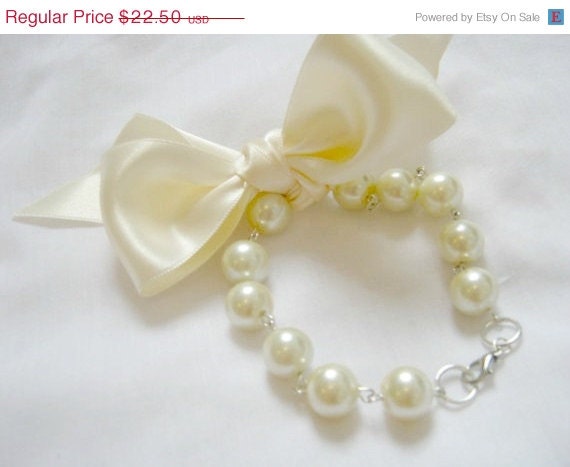 SALE Pearl Bracelet in Cream Weddings Bridesmaids Pearl Bracelet with Cream Pearls and Satin RibbonBridesmaid Jewelry Bridesmaid gifts