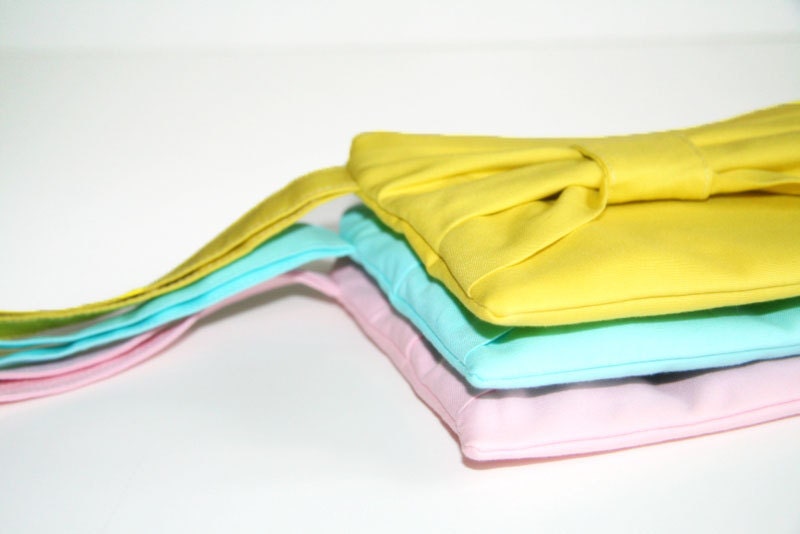 bow wristlet / pastels / spring fashion / pink yellow aqua / bridesmaids / clutch purse / mothers day