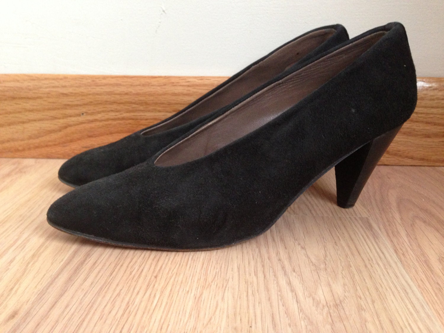 Black Suede Fausto Santini Heels - Italian Leather Size 8.5 Pumps - Women's Vintage Shoes