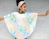 Bohemian Luau - Vintage 60s/70s Hawaiian Tunic Top/Micro Mini Dress w/ Accordion Pleats/Batwing sleeves in Cream/Green/Turquoise Blue