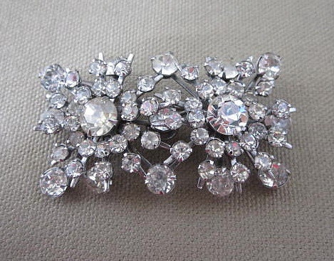 Vintage Rhinestone Snowflake Flower brooch