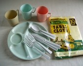 Vintage Picnic Set of 3 Divided Plates, Cups, Utensils