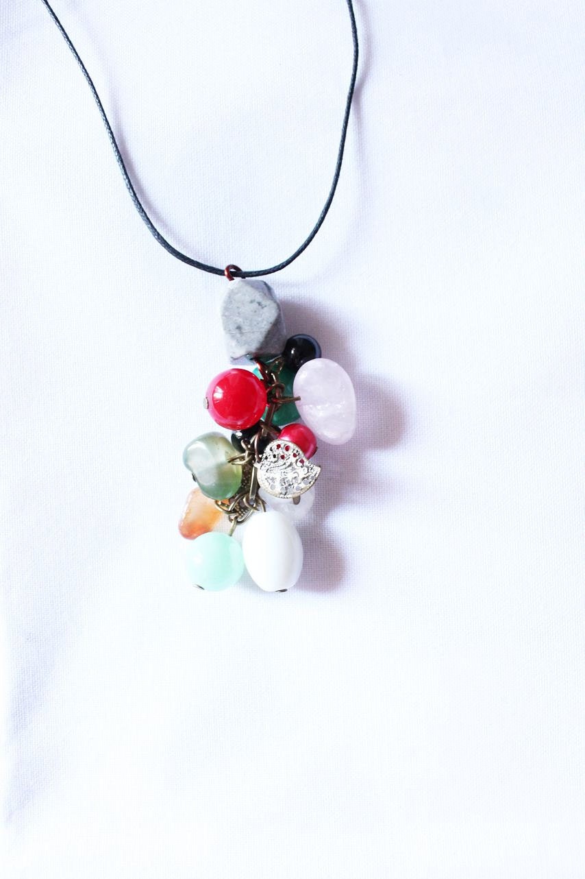 Shinta (Pink Green Stone Beads, Red Mottle Beads, assorted beads, Leaf Filigree)