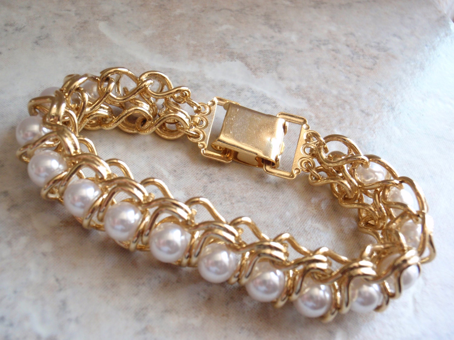 Vintage Gold Tone Caged Pearl Bracelet Captured Pearl