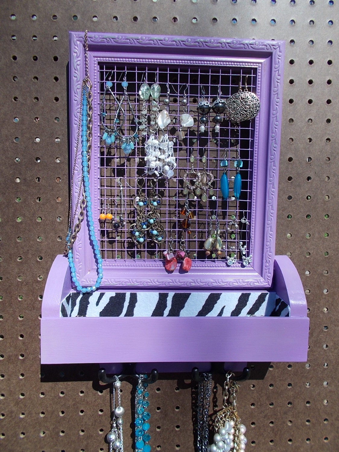 Jewelry Hanger/Lilac Jewelry Organizer/Jewelry Display/Upcycled Frame