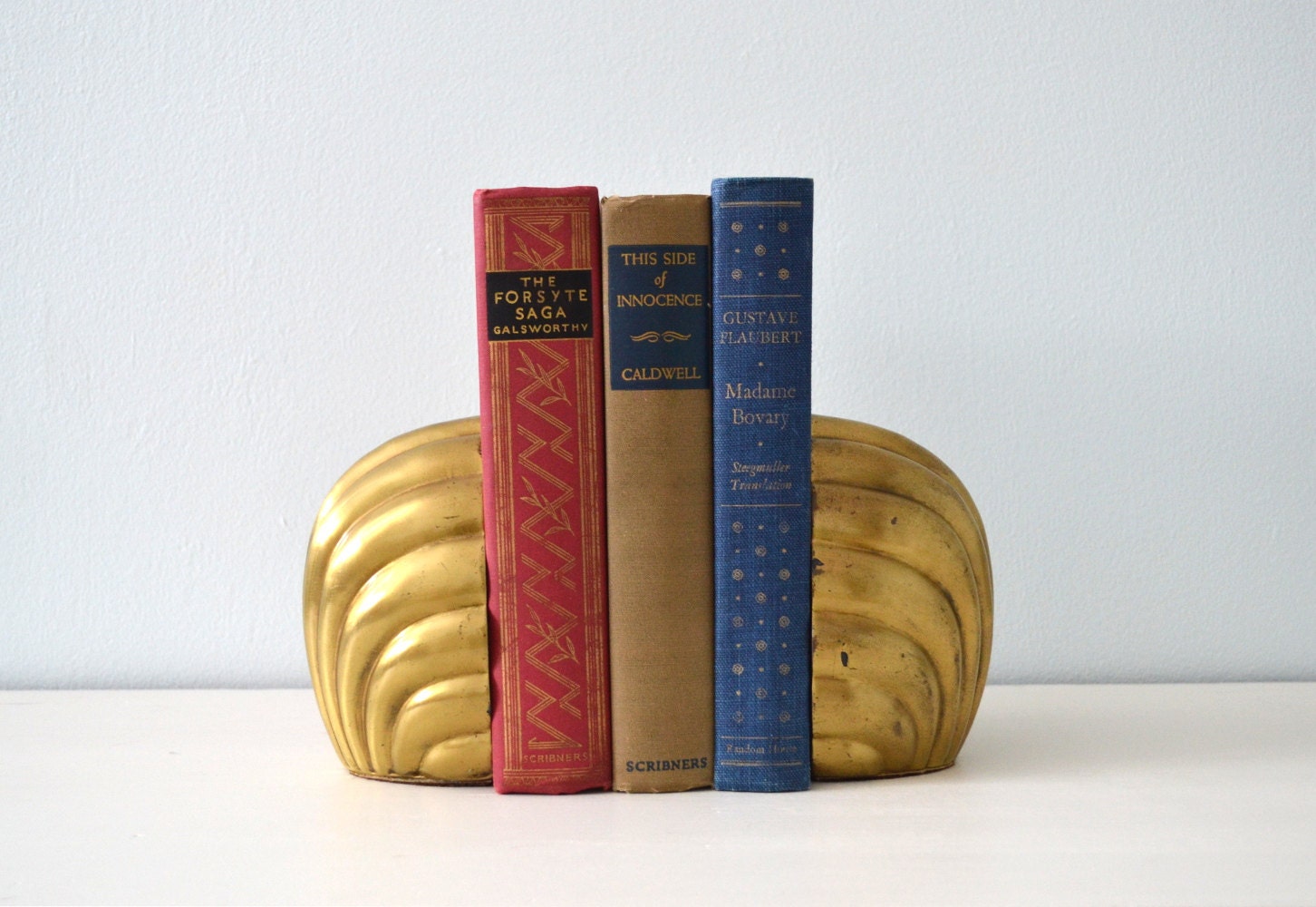 Vintage Brass Bookends, Hollywood Regency Scalloped Book Ends, Gold Tone Metal, Elegant Decor