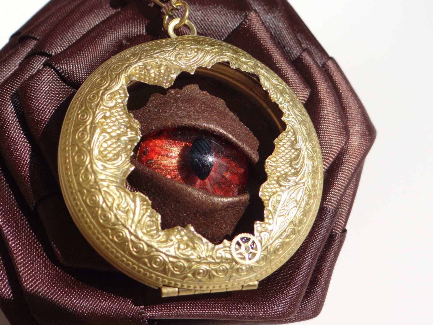 Steampunk Jewellery Sightmares Bio Mechanical Eye Necklace The Midas Machine in Gold by Dr Brassy Steampunk