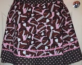Cute PLUS SIZE apron, fits 4X 5X. Cupcakes and polka dots in pink and chocolate. Pin-up style.