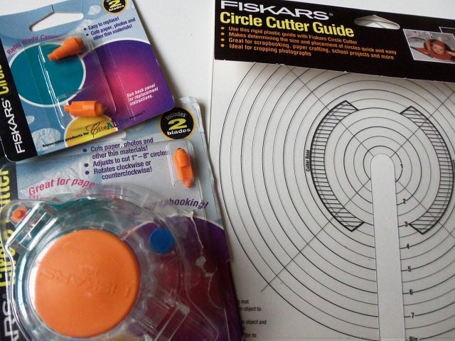 Fiskars Circle Cutter, Guide and Replacement Blades - Scrapbooking