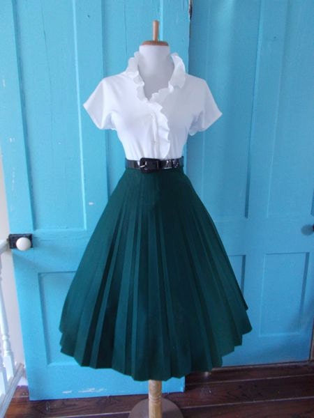 VINTAGE  1960s Dark Green Accordion Style Lucy Pinup Pleated Full Skirt