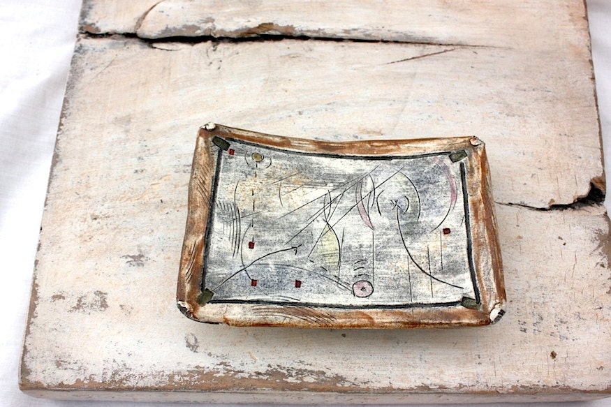 Ceramic Soap Dish with Abstract Carved Drawing