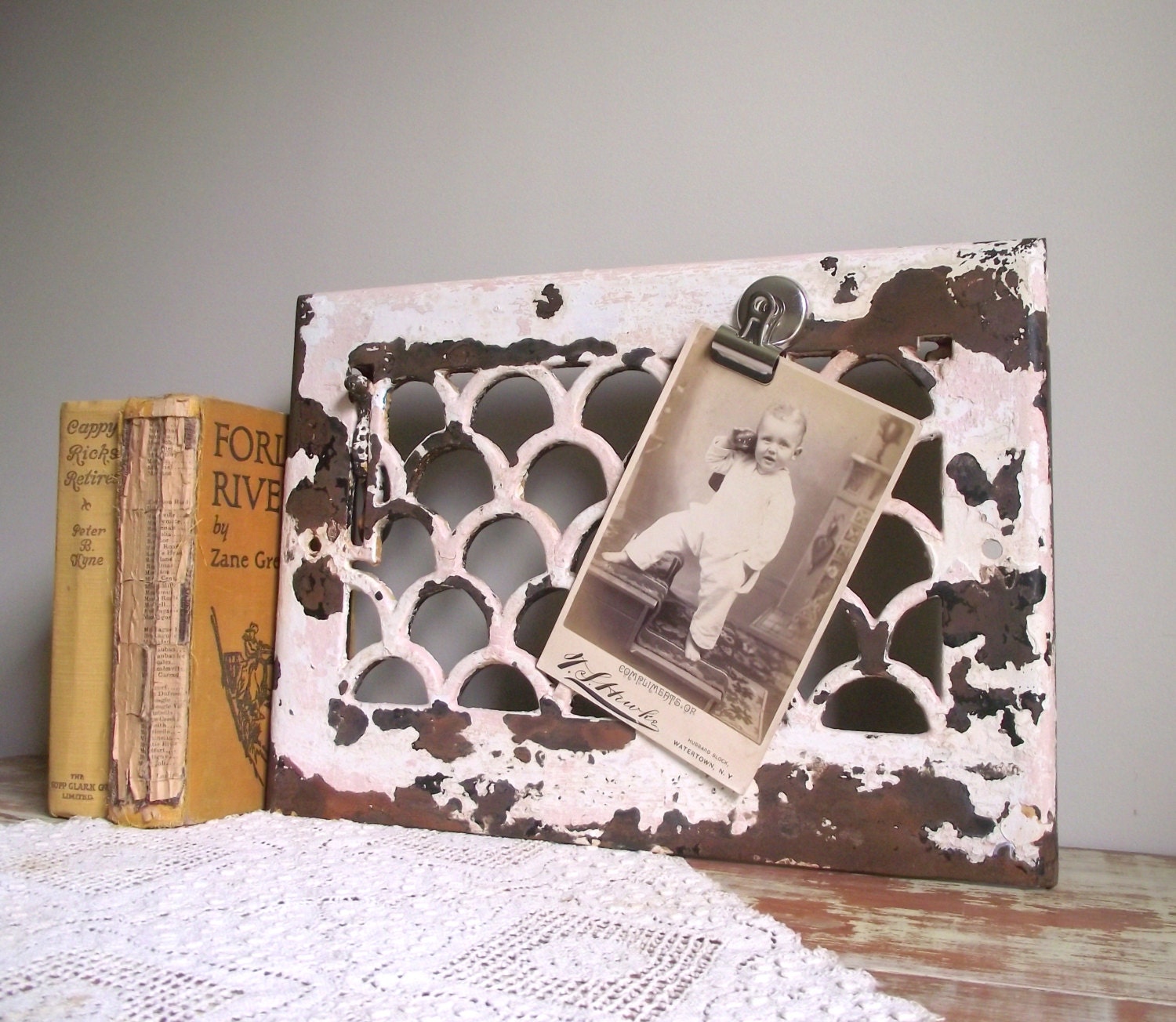 Cast Iron Heat Grate Architectural Salvage Rusty Ornate Scallop Design Memo Board Bookend Shelf Display