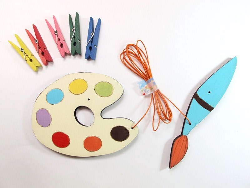 Children's Artwork display hanger- Young artist Pallet and paint brush-  kids wall art - rainbow colors, displaying kids art