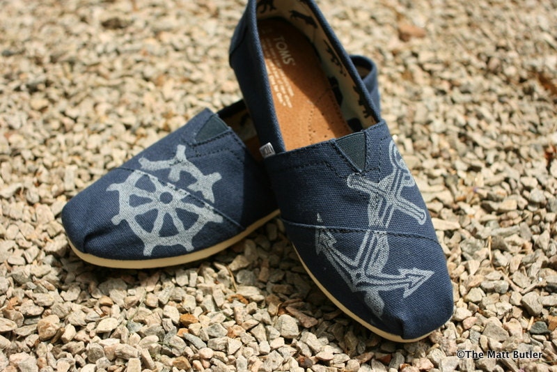 Nautical TOMS shoes