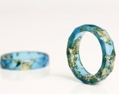 ocean blue and gold size 4 thin multifaceted eco resin ring