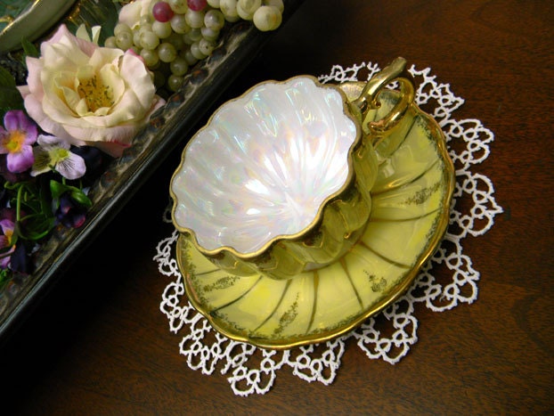 Royal Sealy Tea Cup Teacup and Saucer - Pearlized Iridescent Tri Footed - Made in Japan 9626