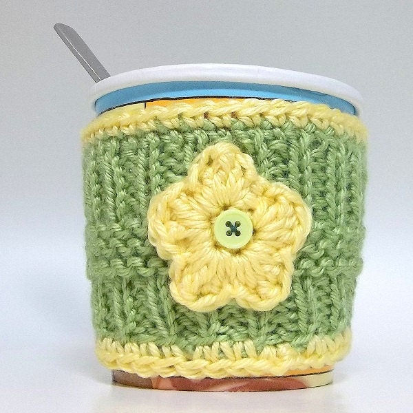 Cheery Ice Cream Pint Cozy Knit in Spring Green Yellow Flower