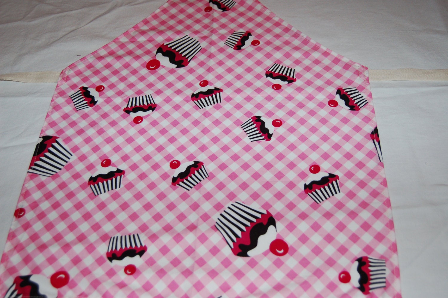 Cupcake Bakery design - Kids Cover Up - Party Time - Made in France