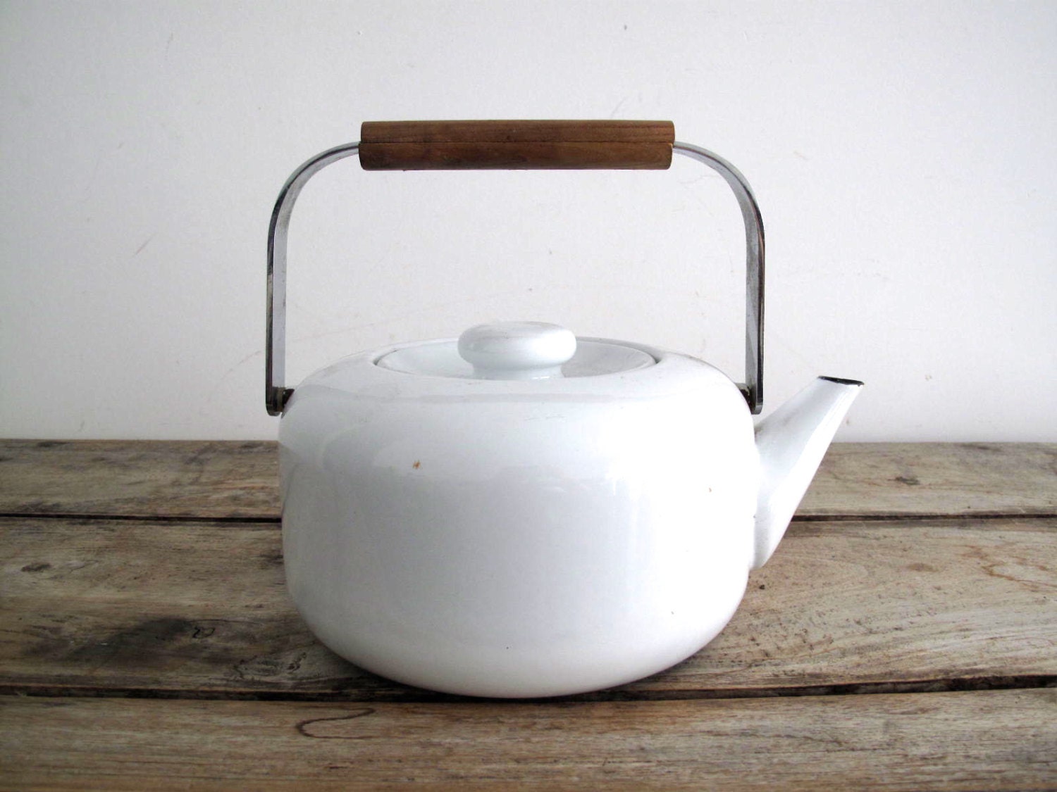 Vintage White Enamel Teapot - Enamelware - Minimalist White Metal Tea Pot