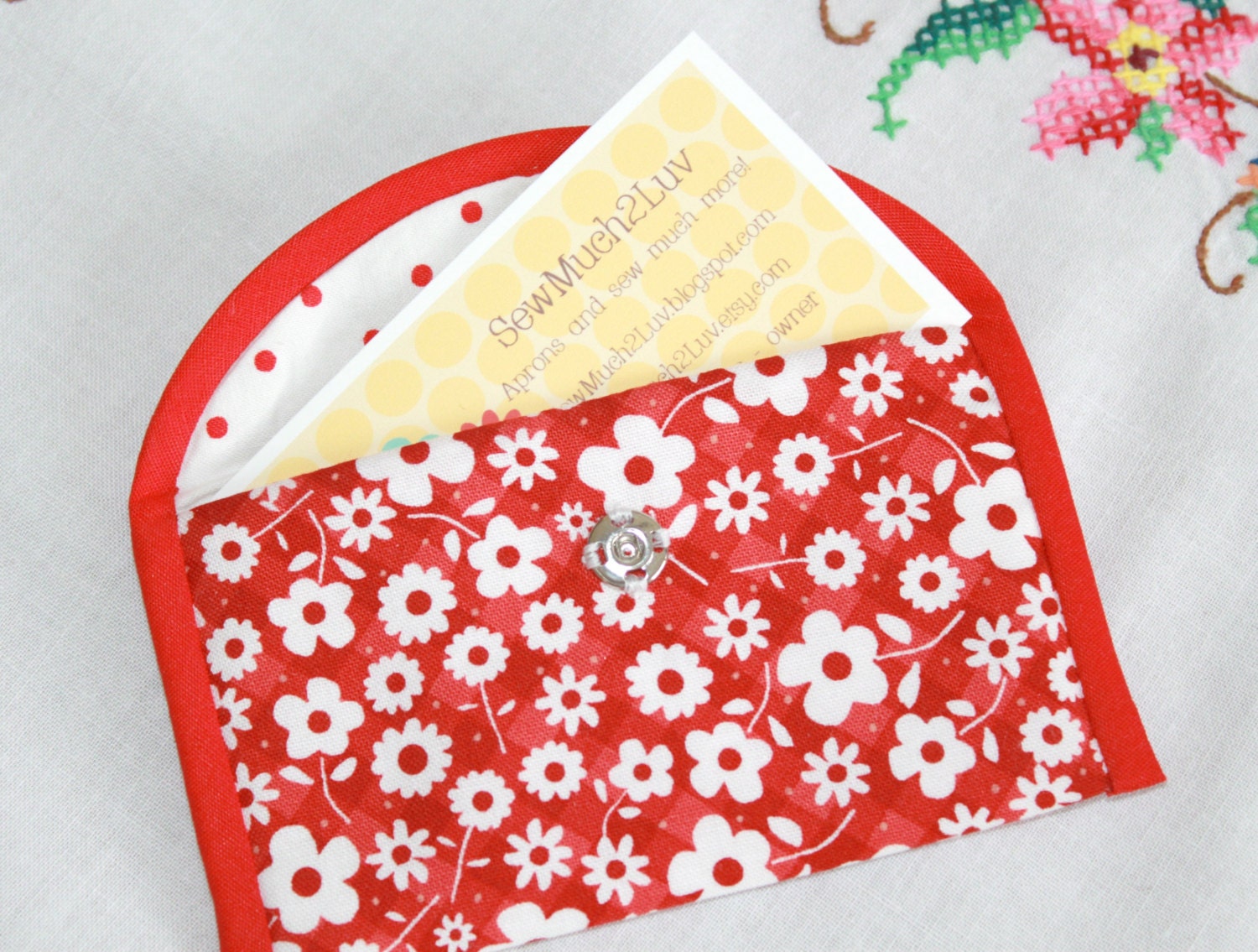 Sweetwater Reunion Red Floral Business Card Credit Card Wallet