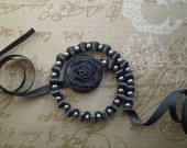 Ribbon necklace, with pearls and flower - Grey necklace with tiny grey pearls and flower