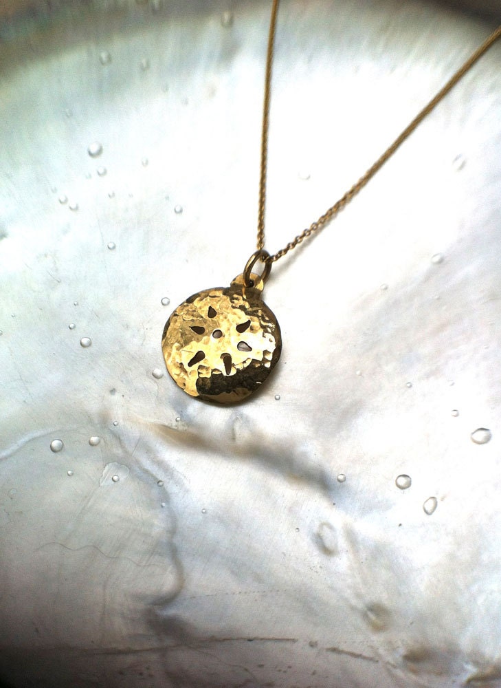 GLEE 18k gold hammered Apple Slice necklace dana schneider