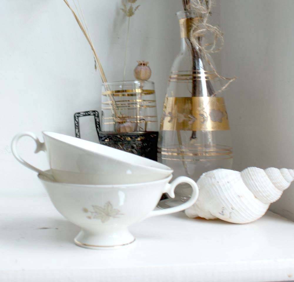 Tea for two. 2 Vintage shabby chic porcelain teacups. Vintage teaware. White crokery collectable. Bavaria Germany