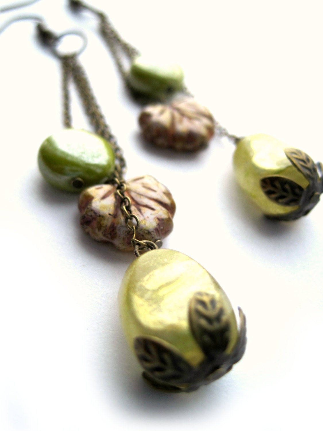 Spring earrings, green earrings - Chain, long chains, long earrings - leaves, pea green, chartreuse - nature, natural, spring leaves