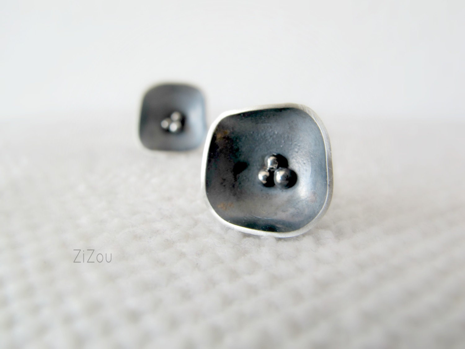 Stud earrings,sterling silver,oxidized,flower,black - Black flower