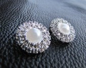 Clip on white pearl with rhinestones earrings, bridal pearl cliff-on earrings, Wedding earrings