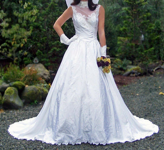 Stunning Elegance-Vintage House of Bianchi White Silk Faille Bridal gown-Pearl Sequin and Alencon Lace Embellishment