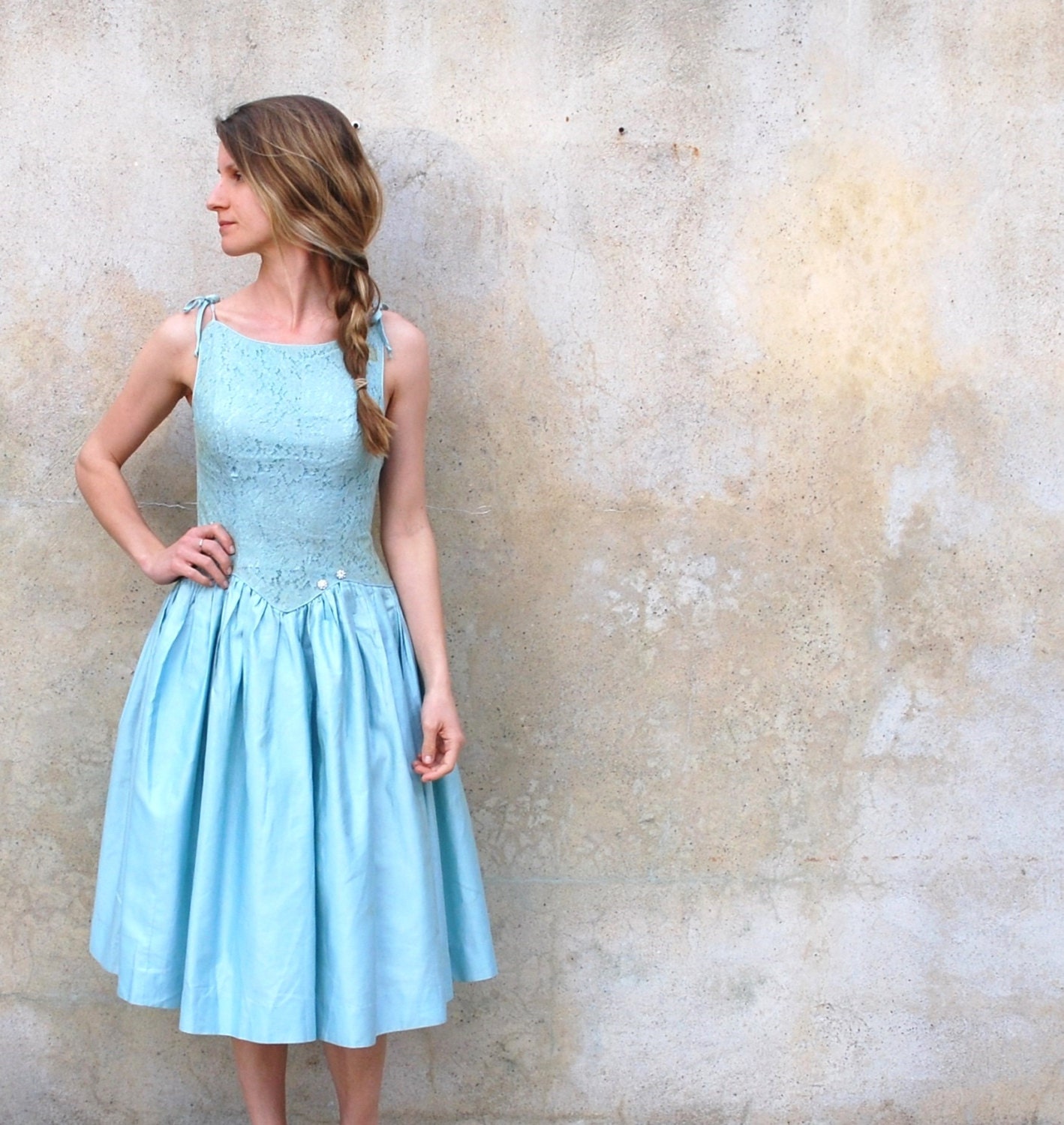 Vintage 1950s cocktail dress- 50s baby blue lace party / prom dress- small
