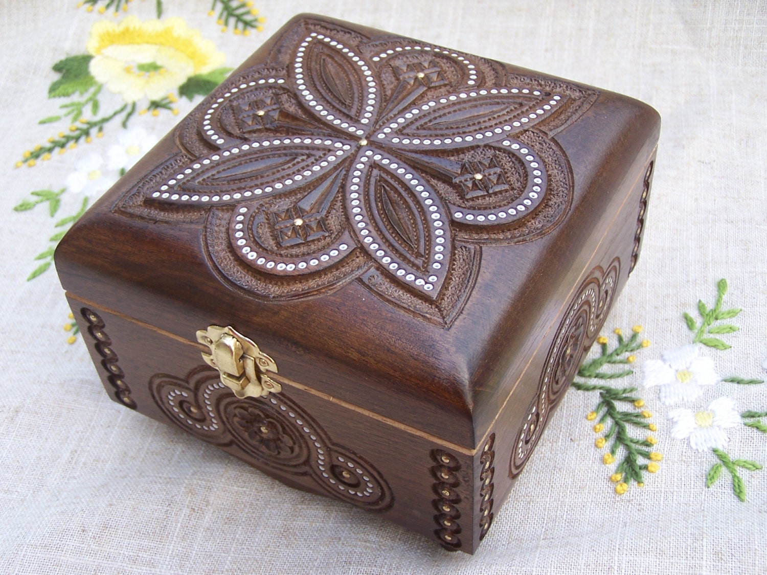 Jewelry box Wooden box Ring box Carved wood box Wedding gifts Wooden boxes Jewellery carving boxes Wood boxes Wood carving Cigar boxes B38