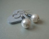 Modern pearl earrings /  dangle earrings / Swarovski pearl earrings / silver earrings