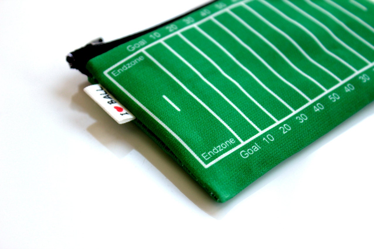Football field printed wallet design - playing ball green grass field coin purse for change and credit cards card holder