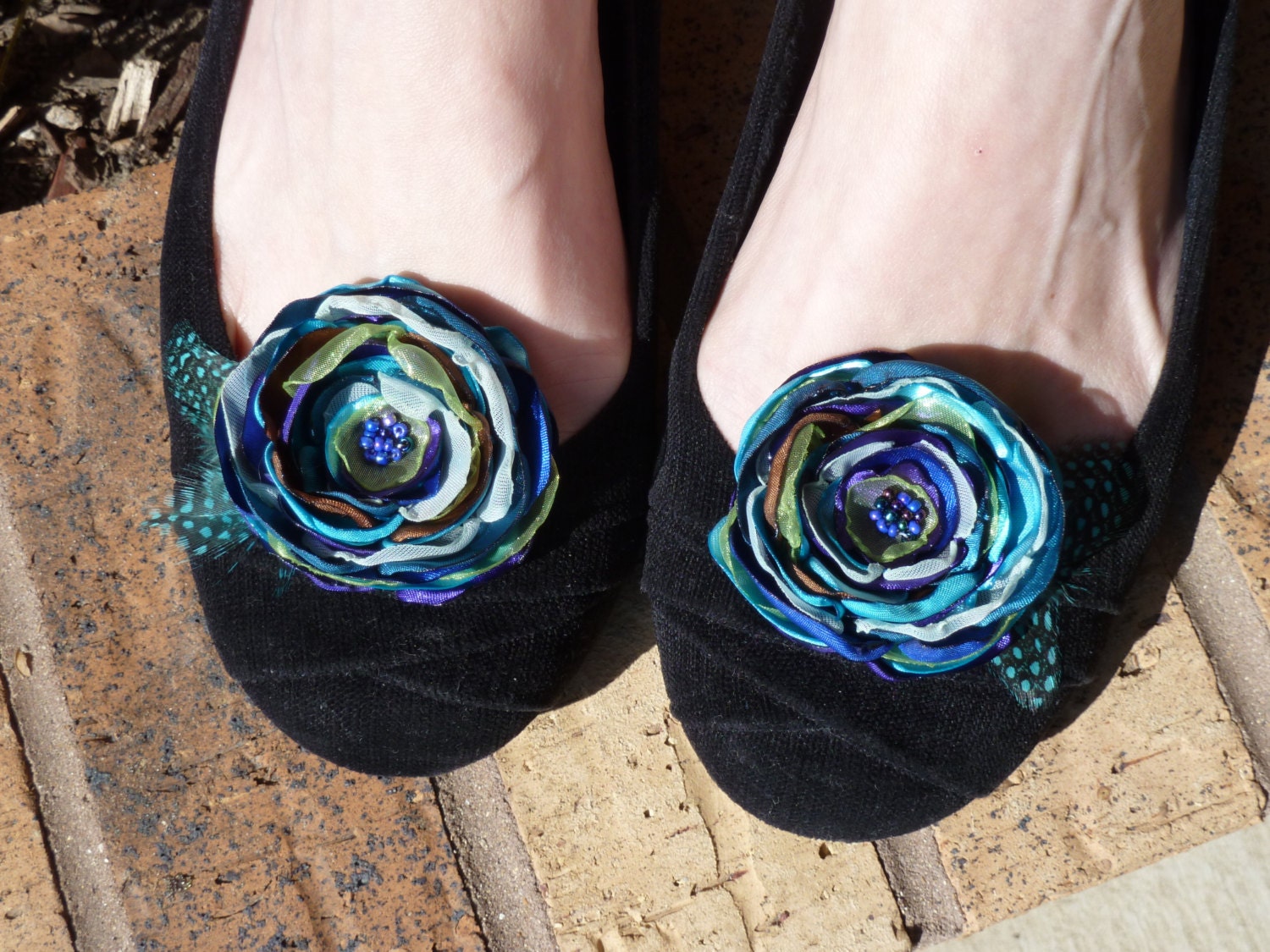 Flower Shoe Clips in Peacock Colors, Wedding Shoe Clips, Bridal Party, Summer Wedding Accessory, Gift Idea for Mom