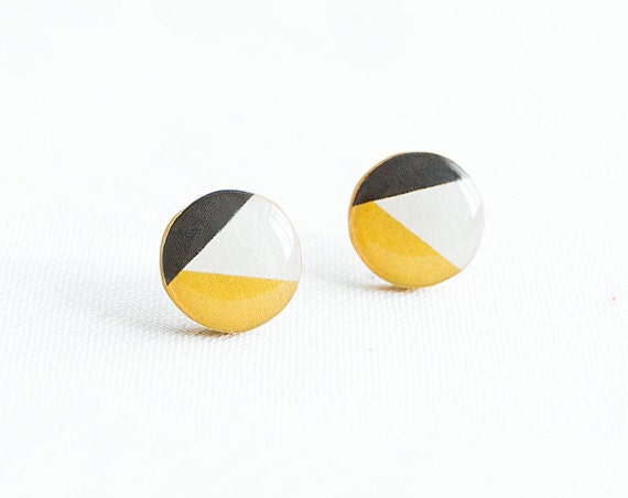 Mustard geometric earrings studs