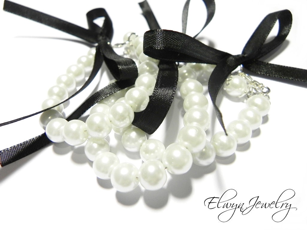 Bridesmaid Pearl Bracelet, White Pearl Jewelry, Wedding, Bridal, Flower Girl, Black and White