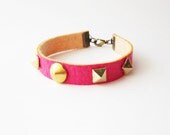 Neon pink leather gold spike bracelet -  Pink and gold pyramid spikes cuff - Gold stud neon pink trend fashion punk handmade cuff