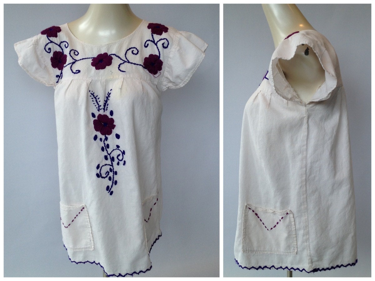 1970s Hippie Bohemian Embroidered Cotton Top. Purple Flowers. Pockets. Awesome for those Festivals