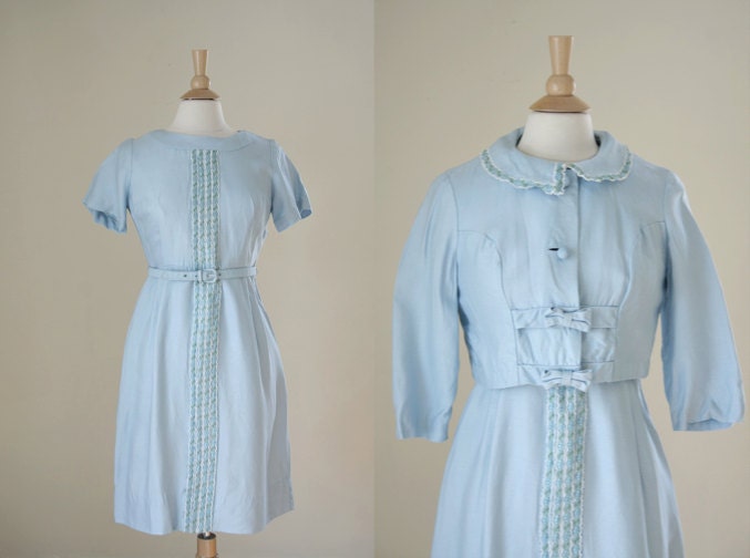 vintage 60s blue suit// shift dress with matching cropped jacket// medium