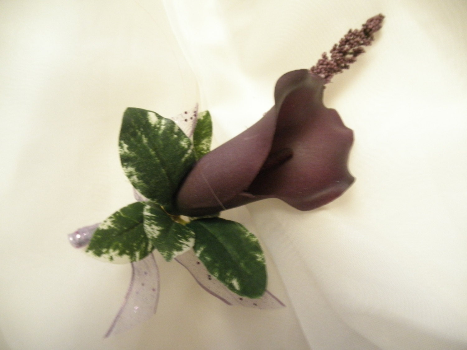 Set of 4 PURPLE Calla Lily Boutonnieres. Real Touch  Wedding Bouts with ribbon wrapped stem, greenery, and Genuine Austrian Crystal Trim