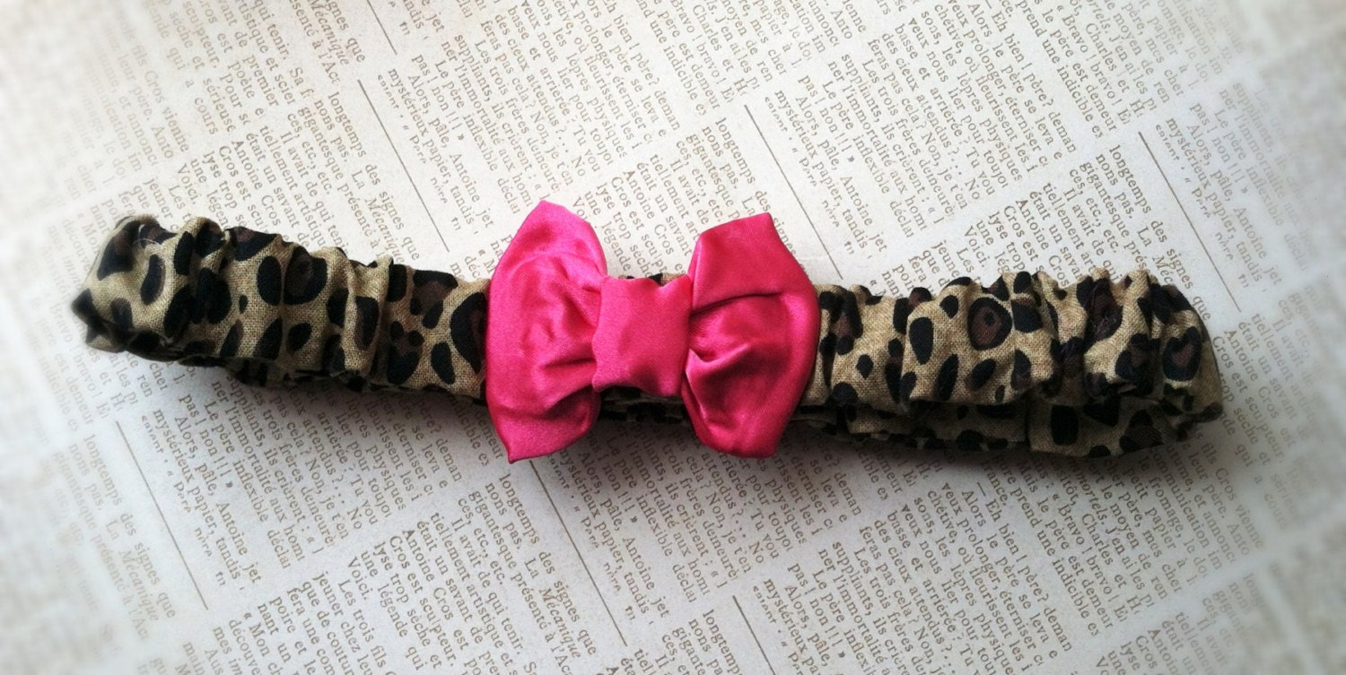 Tiny bow leopard prom garter