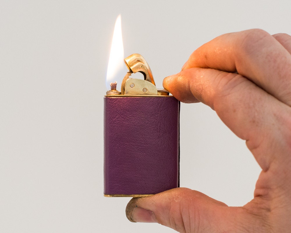 Working 1950s Evans Supreme Pocket Lighter With Purple Faux Leather Wrap