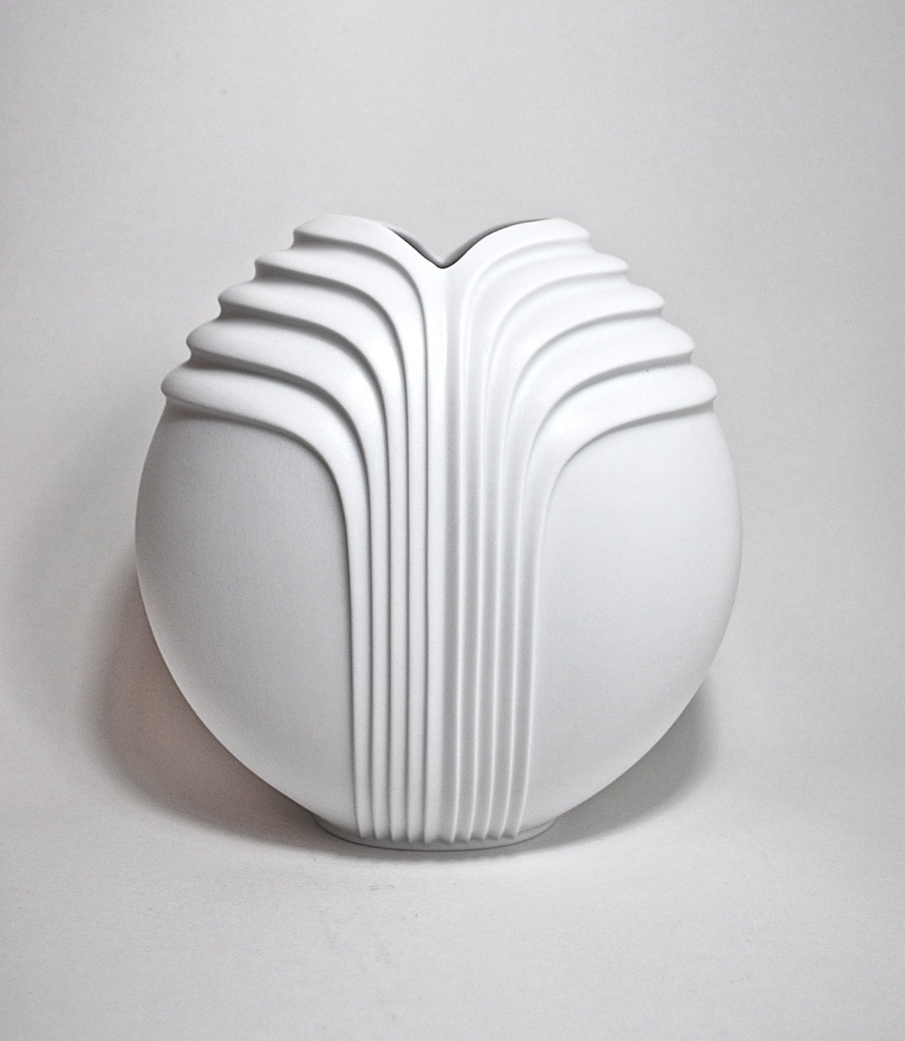 1970s Modernist White Matte Porcelain Vase by Rosemunde Nairac for Rosenthal