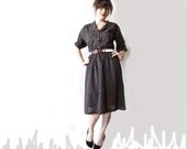 Vintage 1960s Grey & Brown Plaid Day Dress. Size Medium / Large